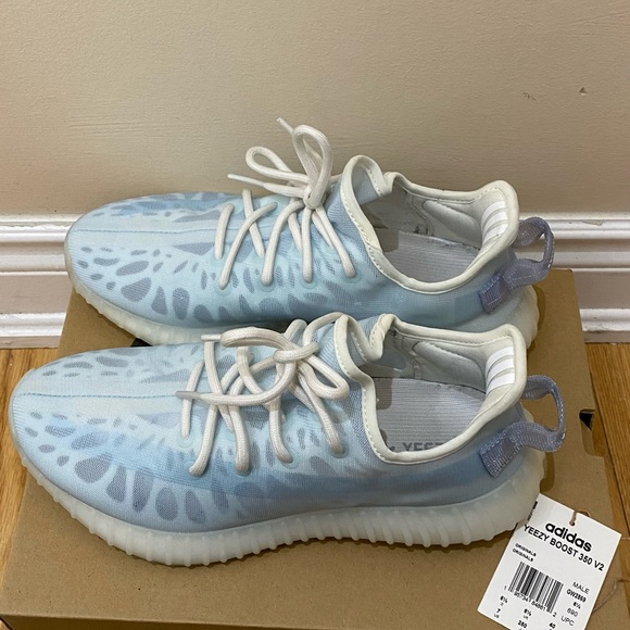 Yeezy Mono ice size 7 mens/8.5 womens - Picture 2 of 7